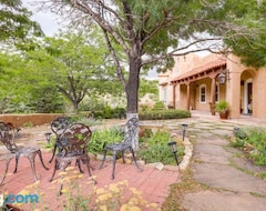Entire House / Apartment Luxurious Los Cerrillos Hillside Villa With Views! (Cerrillos, USA)