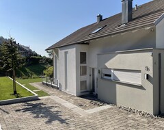 Toàn bộ căn nhà/căn hộ Sun House With Fireplace And Terrace, 200Sqm, 4 Bedrooms, Max. 8 People (Bodman-Ludwigshafen, Đức)