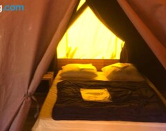 Khu cắm trại Camping Bois et Toiles (Peyraud, Pháp)