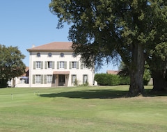 Khách sạn Golf De Saint-Junien (Saint-Junien, Pháp)