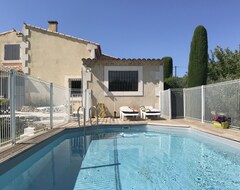Hotel Pretty Farmhouse In The Countryside Of St Remy (Saint-Remy-de-Provence, France)