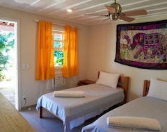 Entire House / Apartment Dream Beach Ocean Front At Praia Do Canto - 8 Suites (Armação dos Búzios, Brazil)