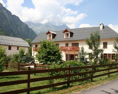 Hotel The Barn, Ferme Noemie, Cycle/ski. Large Property, Lovely Location (Le Bourg-d'Oisans, Francuska)