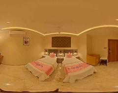 Hotel Saroja Suites (Kalburgi, Indija)