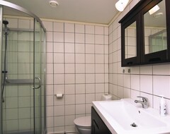 Tüm Ev/Apart Daire 2 Bedroom Accommodation In Väjern (Kungshamn, İsveç)