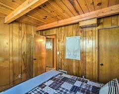 Hele huset/lejligheden New! Running Springs Cabin W/ Large Deck + View! (Running Springs, USA)