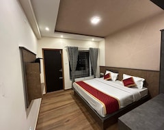 Khách sạn Winter Falls Residency (Udhagamandalam, Ấn Độ)