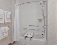 Holiday Inn Express & Suites - Grand Rapids Airport - South, an IHG Hotel (Kentwood, USA)