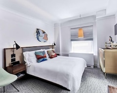 Hotel For Luxury And Comfort! Look No Further Than This Midtown Property! (Brooklyn, USA)