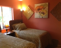 Casa/apartamento entero Bamboo Garden W/ Firepits, Massage Chair, New Spa, Allergy Free, Golf Game (Phoenix, EE. UU.)