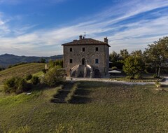 Toàn bộ căn nhà/căn hộ Historic Farmhouse: Surrounded By Nature And Silence (Talamello, Ý)