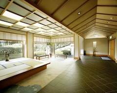 Khách sạn Schonvert (Iga, Nhật Bản)