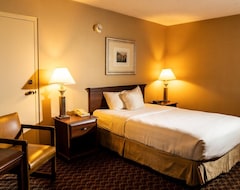 Khách sạn Ramada by Wyndham Topeka Downtown Hotel & Convention Center (Topeka, Hoa Kỳ)