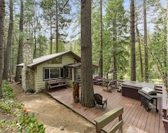 Cijela kuća/apartman River Front / Private Beach Family Friendly Cabin Tahoe Basin (Kyburz, Sjedinjene Američke Države)