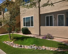 Entire House / Apartment Scottsdale Kierland Condo W/ Wi-fi, Gated Entry (Scottsdale, USA)