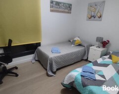 Casa/apartamento entero Bajo Con Jardin Privado A 300 Metros De La Playa (Santa Cruz de Bezana, España)