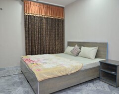 Khách sạn Royal Suites Hotel (Faisalabad, Pakistan)
