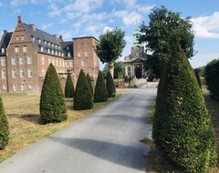 Khách sạn Schloss Diersfordt (Wesel, Đức)