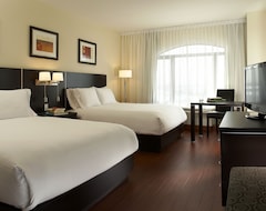 Hotel Holiday Inn & Suites Montreal Airport (Montreal, Canadá)