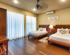 Hotel Sutera Sanctuary Lodges At Poring Hot Springs (Ranau, Malasia)