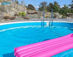 Koko talo/asunto Quiet And Comfy With Swimming Pool (Kungsbacka, Ruotsi)