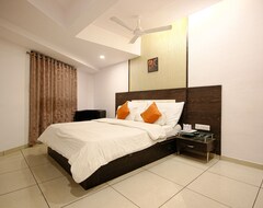 Khách sạn Salute (Ahmedabad, Ấn Độ)