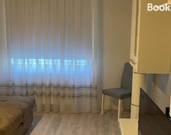 Toàn bộ căn nhà/căn hộ Apartament Incantator In Roman (Horia, Romania)