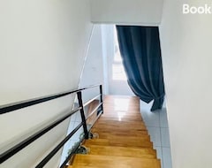 Entire House / Apartment Superbe Duplex Design Neuf 2 Chambres, Climatise Tout Confort, Facile D,acces Stationnement Gratuit (Marseille, France)