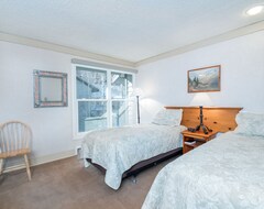 Hotel Room With Two Twin Beds At The Mountainside Inn (Telluride, Sjedinjene Američke Države)
