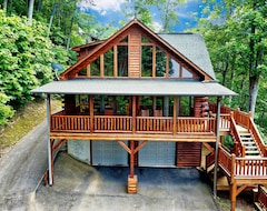 Hotel Eagles Nest Luxury Log Home... Smoky Mountain Retreat (Maggie Valley, USA)