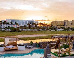 Khách sạn Modern  Aruba (Palm Beach, Aruba)