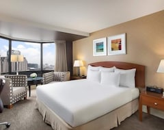 2 Connecting Suites With 2 Beds And 2 Sofabeds At A 4 Star Hotel By Suiteness (San Francisco, USA)