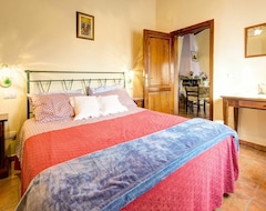 Toàn bộ căn nhà/căn hộ Vacation Home In Creti With 5 Bedrooms Sleeps 10 (Teti, Ý)