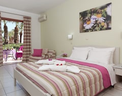 Hotel Latania Apartments (Stalis, Grecia)