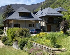 Toàn bộ căn nhà/căn hộ House At The Foot Of The Mountains! (Saint-Pierre-d'Albigny, Pháp)