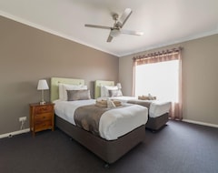 Hotel Tokemata Retreat (Cobram, Australia)