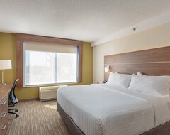 Khách sạn Holiday Inn Express & Suites Belleville (Belleville, Canada)