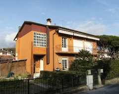 Otel La Casina (Massa, İtalya)