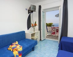 Hotel Standard Double Or Twin Room In Ischia Per 2 People (Forio, Italien)