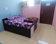 Khách sạn Oyo Rock Star Hotal And Room (Dharuhera, Ấn Độ)
