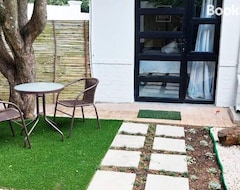 Koko talo/asunto Modern Studio With Private Garden, Self Check-in (Randburg, Etelä-Afrikka)