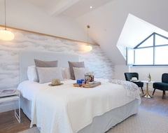 Cijela kuća/apartman Rockfish - Next To Porthmeor Beach, Sleeps 8 With Sea View. (St Ives, Ujedinjeno Kraljevstvo)