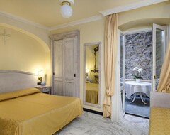 Khách sạn Hotel Due Mari (Sestri Levante, Ý)