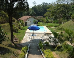 Toàn bộ căn nhà/căn hộ Site, Main And Guest Houses, Swimming Pool, Sauna. 5 Bathrooms (Mendes, Brazil)