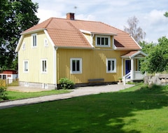 Toàn bộ căn nhà/căn hộ Traditional Swedish Wooden House By Lake Torsjön (Ingelstad, Thụy Điển)