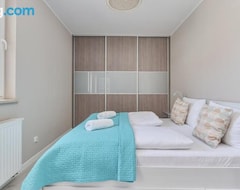 Hele huset/lejligheden Elegant 1 Bedroom Apartment With Balcony In Wroclaw By Renters (Wroclaw, Polen)