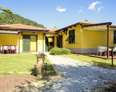 Hele huset/lejligheden Small And Charming Residence Nestled In The Hills Surrounding La Spezia (Bolano, Italien)