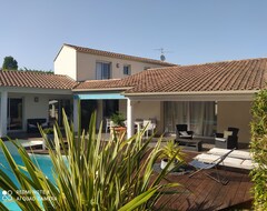 Toàn bộ căn nhà/căn hộ South Of France Pool Villa 30 Minutes From The Beaches/montpellier Charming Village (Saint-Geniès-des-Mourgues, Pháp)