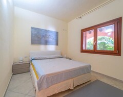 Cijela kuća/apartman Nice Apartment For 6 Guests With A/c, Wifi, Pool And Tv (Alà dei Sardi, Italija)