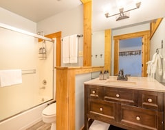 New Listing! Hotel Style Room In The Timber Creek Lodge By Redawning (Truckee, Sjedinjene Američke Države)